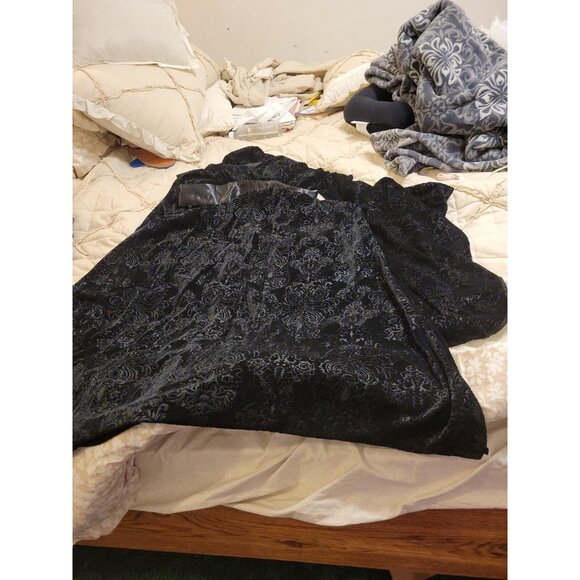 Aadult Spirit Halloween costumes for women Witch Black Scarry Size Large/xlarge - Picture 6 of 6